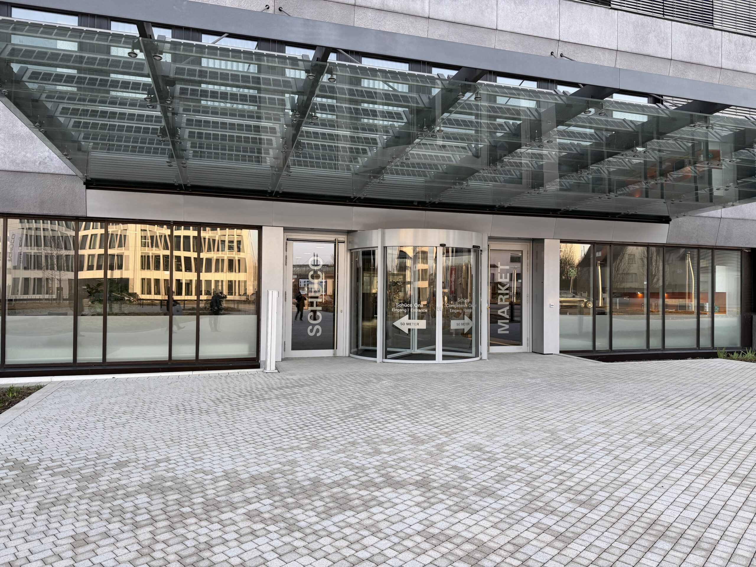 Schüco本社キャンパスのエントランス