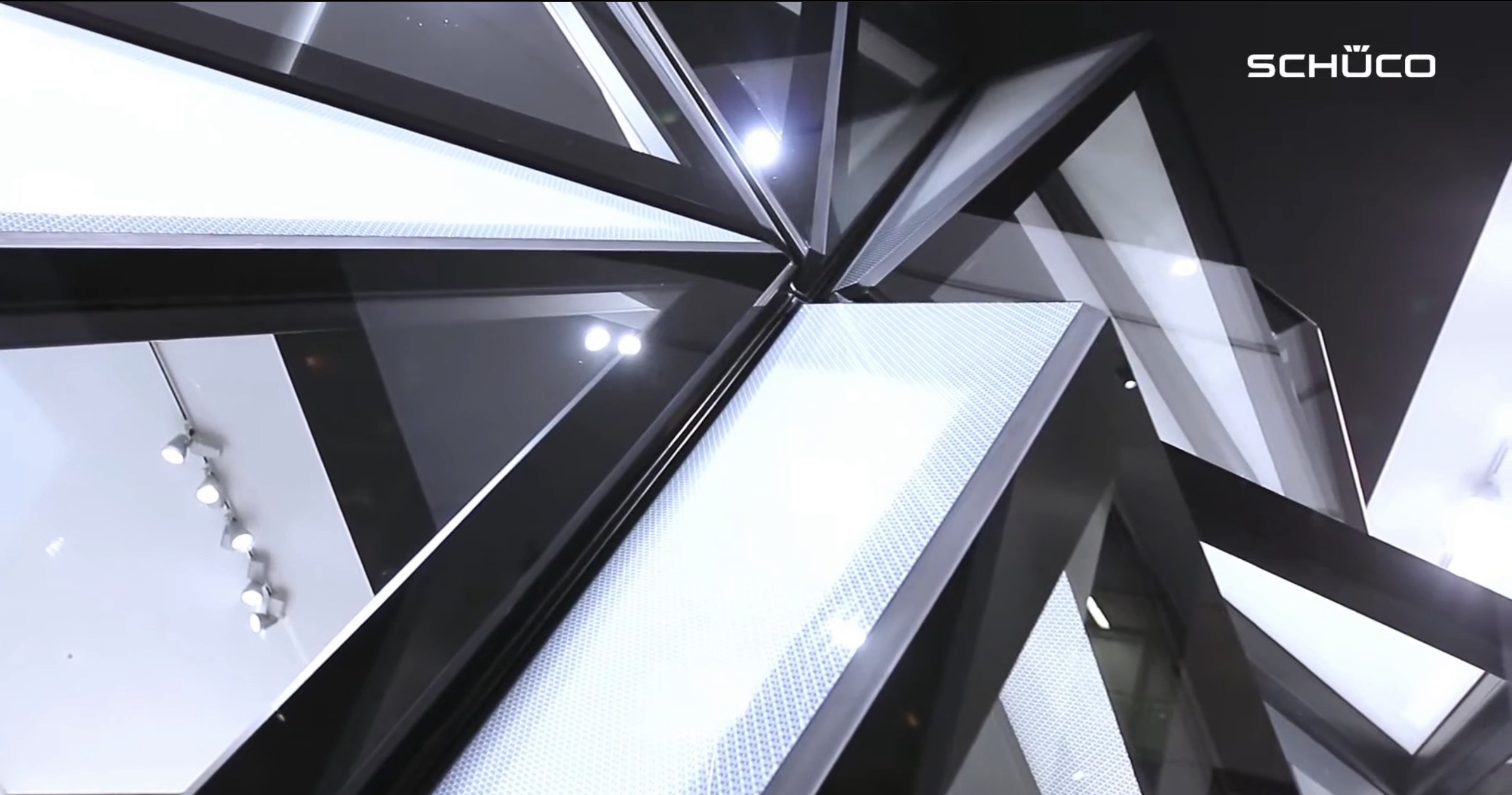 2025年BAUで展示されたSchücoの技術が結集されたファサード